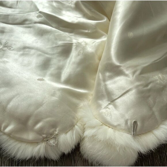 Vintage Rabbit Fur White Over The Shoulder Cape Wrap 70s Scarf Fits Small-Medium - Picture 10 of 16